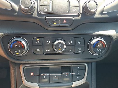 Used 2023 GMC Terrain Denali w/ Denali Premium Package AWD/4WD image 15