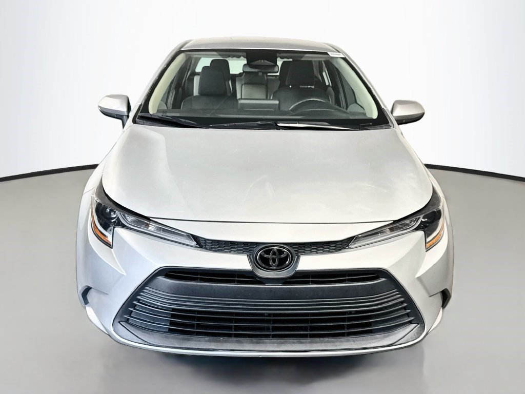 Used 2023 Toyota Corolla LE FWD image 2