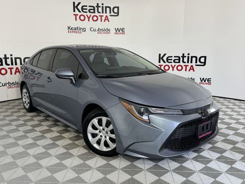 Used 2022 Toyota Corolla LE FWD image 3