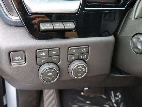 New 2026 Chevrolet Silverado 1500 High Country w/ Technology Package AWD/4WD image 16