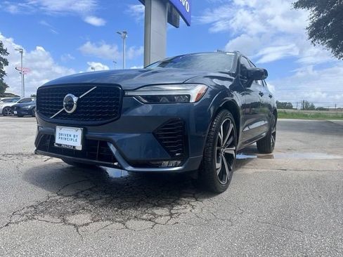 Certified 2023 Volvo XC60 B5 Ultimate w/ Climate Package FWD image 3