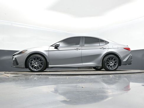 Used 2025 Toyota Camry XSE image 40