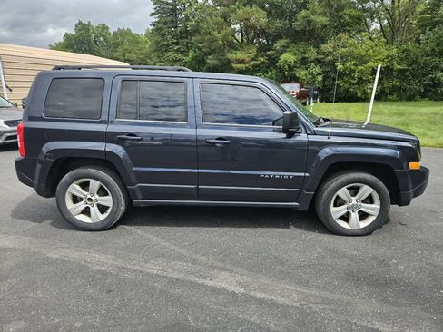 Used 2014 Jeep Patriot Latitude FWD image 5