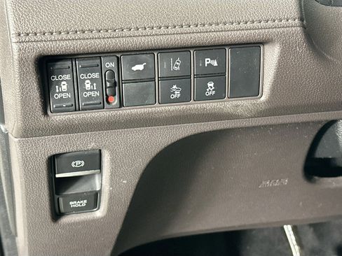 Used 2019 Honda Odyssey Elite image 16