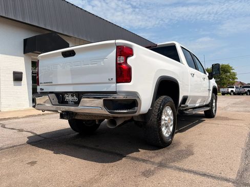 Used 2024 Chevrolet Silverado 2500 LT AWD/4WD image 7