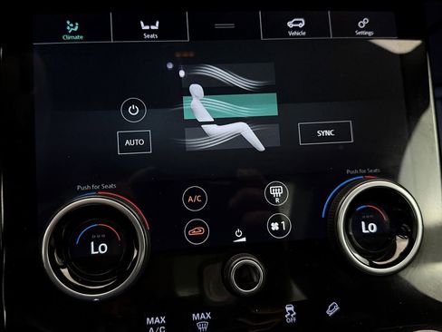 Used 2020 Land Rover Range Rover Evoque R-Dynamic SE image 29