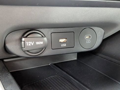Used 2025 Hyundai Elantra SEL FWD image 22