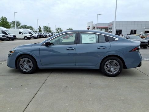New 2026 Nissan Sentra SV w/ Floor Mat Package FWD image 5