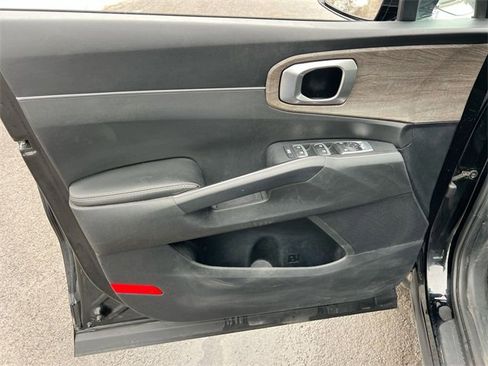 Used 2023 Kia Sorento S w/ Panoramic Sunroof Package image 23