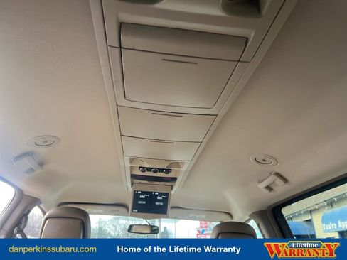 Used 2016 Chrysler Town & Country Touring image 34