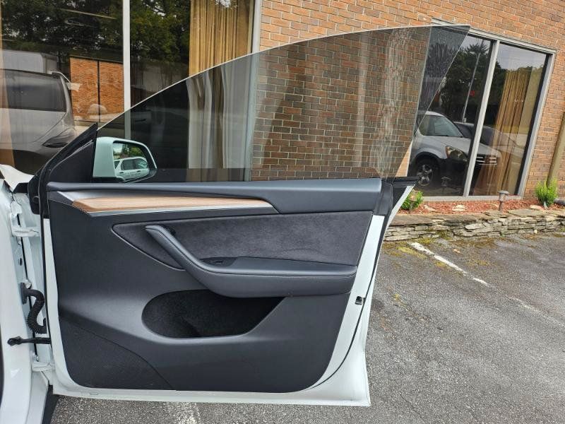 Used 2025 Tesla Model Y Long Range AWD/4WD image 61