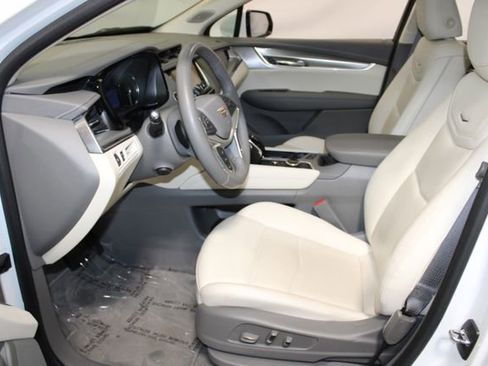 Certified 2023 Cadillac XT5 Premium Luxury AWD/4WD image 8