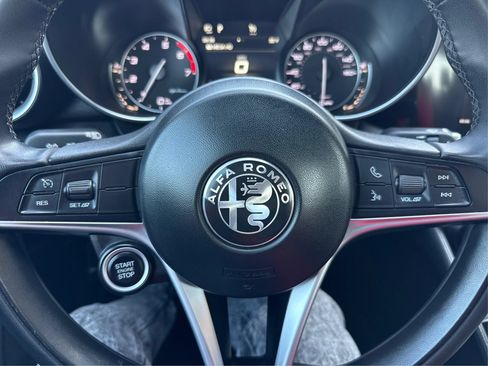Used 2018 Alfa Romeo Giulia RWD image 18