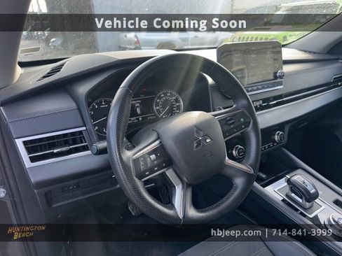 Used 2024 Mitsubishi Outlander SE image 10