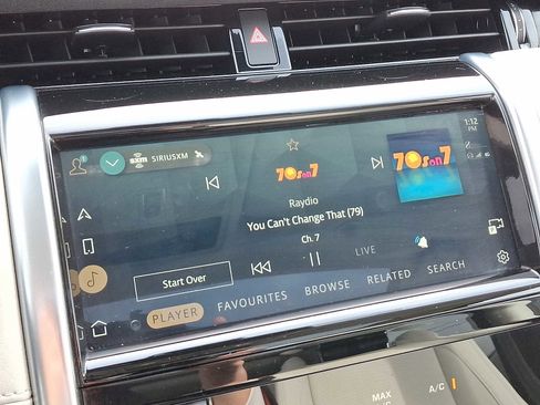 Used 2023 Land Rover Discovery Sport SE image 18