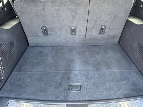 Used 2023 Chevrolet Suburban Premier AWD/4WD image 16