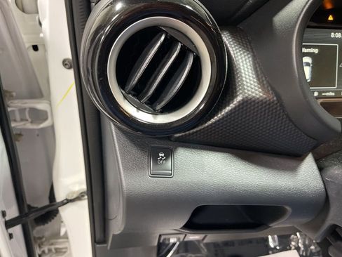 Used 2019 Nissan Kicks SV w/ Interior Electronics Package FWD image 29