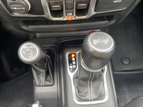 Used 2020 Jeep Wrangler Unlimited Sahara AWD/4WD image 29