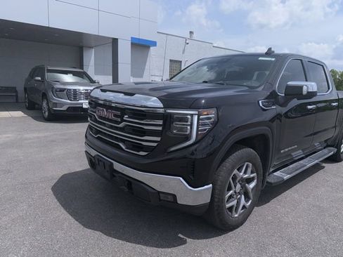 Used 2024 GMC Sierra 1500 SLT w/ SLT Premium Plus Package AWD/4WD image 2