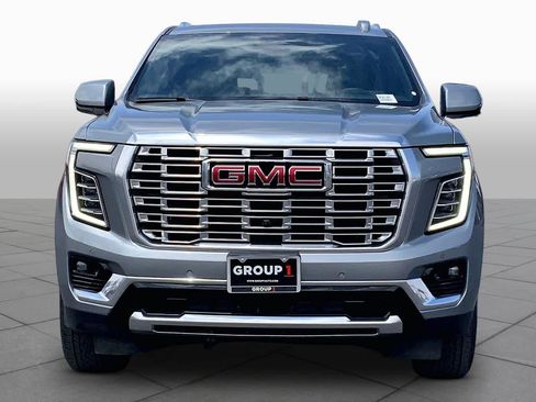 Used 2025 GMC Yukon XL Denali AWD/4WD image 4