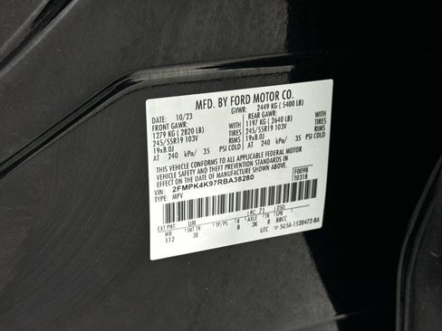 Used 2024 Ford Edge Titanium image 39