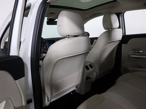 Certified 2023 Mercedes-Benz GLA 250 4MATIC w/ Premium Package image 31