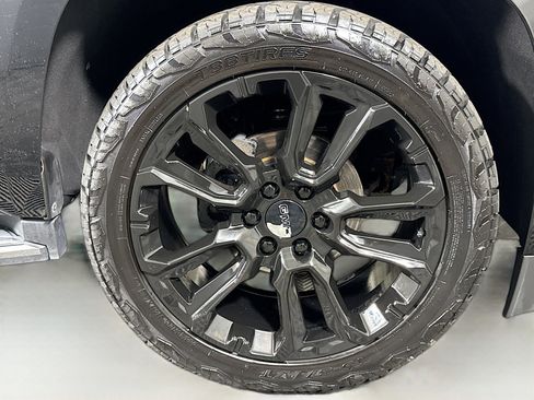 Used 2020 GMC Yukon SLT AWD/4WD image 32