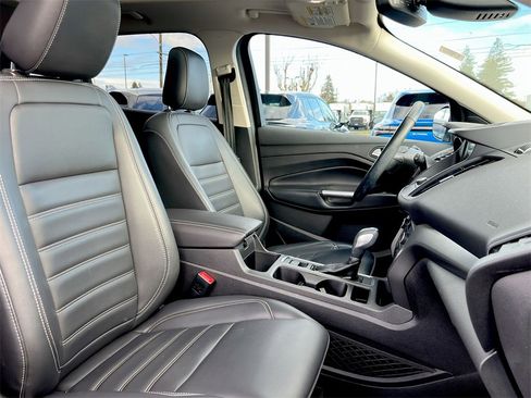 Used 2019 Ford Escape SEL image 22