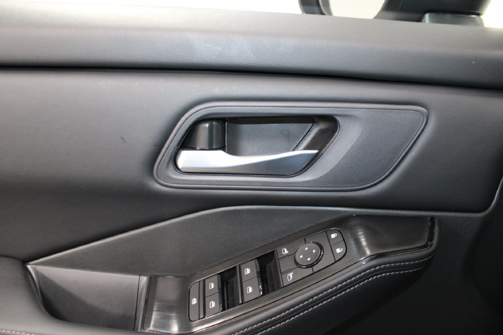 Used 2026 Nissan Rogue SV w/ Cold Weather Package FWD image 39