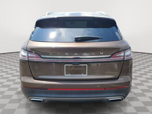 Used 2022 Lincoln Nautilus FWD w/ Premium Package image 5