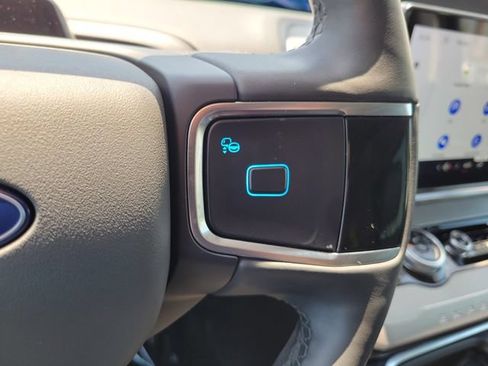 Certified 2025 Ford Expedition Active AWD/4WD image 6