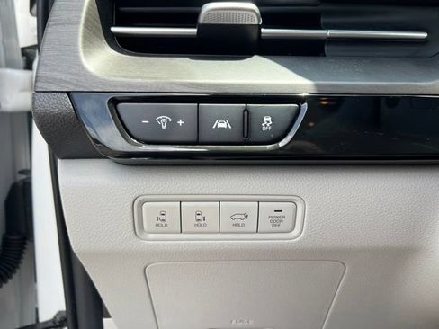 Certified 2024 Kia Carnival EX FWD image 11