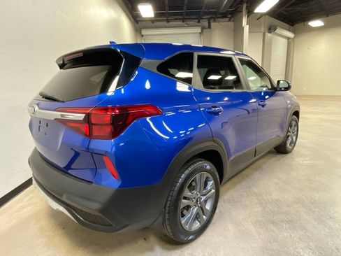 Used 2021 Kia Seltos LX AWD/4WD image 4