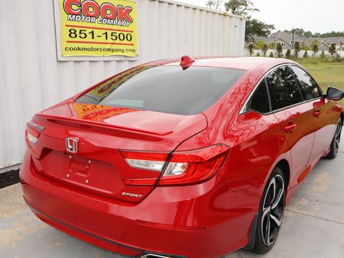 Used 2018 Honda Accord Sport image 10