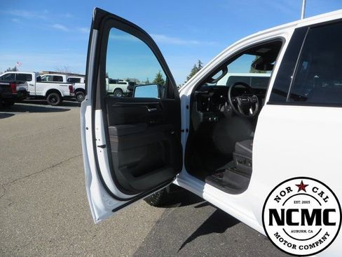 Used 2025 GMC Sierra 1500 AT4 image 20