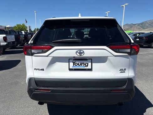 Used 2024 Toyota RAV4 XLE w/ Convenience Package AWD/4WD image 4