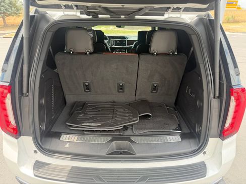 Used 2023 GMC Yukon Denali Ultimate AWD/4WD image 19