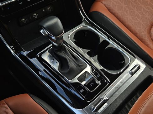 Used 2023 Kia Carnival SX image 20