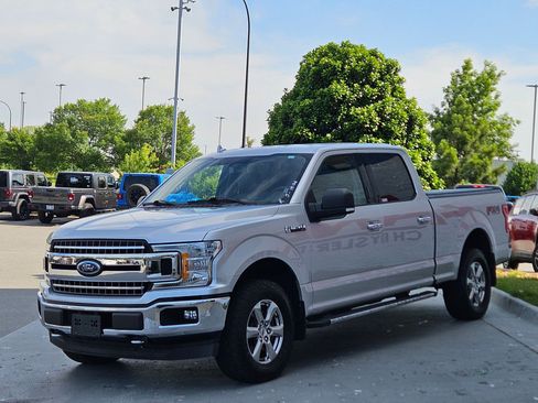 Used 2018 Ford F150 XLT w/ Equipment Group 302A Luxury AWD/4WD image 3