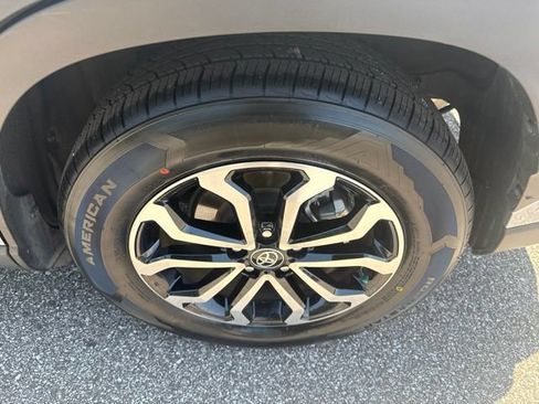 Used 2023 Toyota Corolla Cross AWD Hybrid image 11