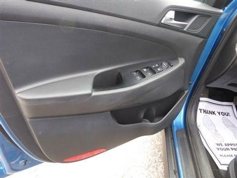 Used 2020 Hyundai Tucson SE image 9