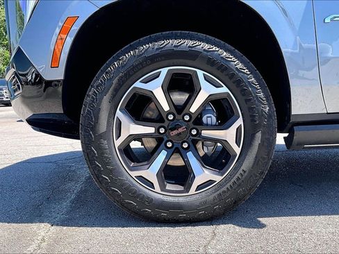 Used 2026 GMC Yukon AT4 Ultimate w/ LPO, Floor Liner Package AWD/4WD image 35