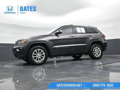 Used 2021 Jeep Grand Cherokee Laredo AWD/4WD image 37