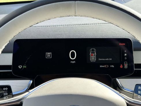 New 2025 Volvo EX90 Plus w/ Protection Package Premier image 9