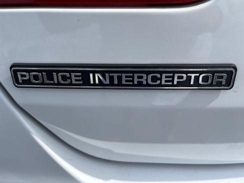 Used 2015 Ford Taurus Police Interceptor AWD image 16