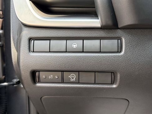 Used 2023 Nissan Rogue SV AWD/4WD image 20