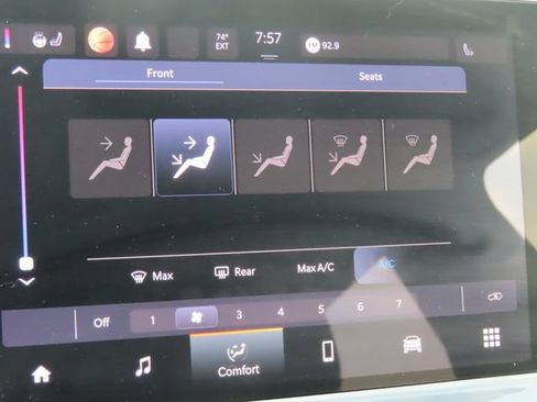 Used 2023 Jeep Compass Latitude AWD/4WD image 33