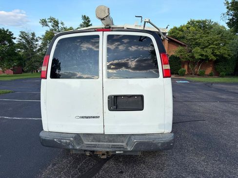 Used 2014 Chevrolet Express 2500 RWD image 6