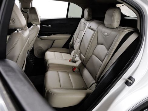 Used 2021 Cadillac XT4 Premium Luxury image 45