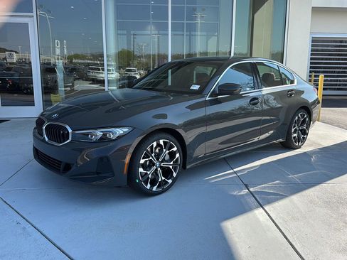 New 2026 BMW 330i Sedan w/ Premium Package RWD image 2